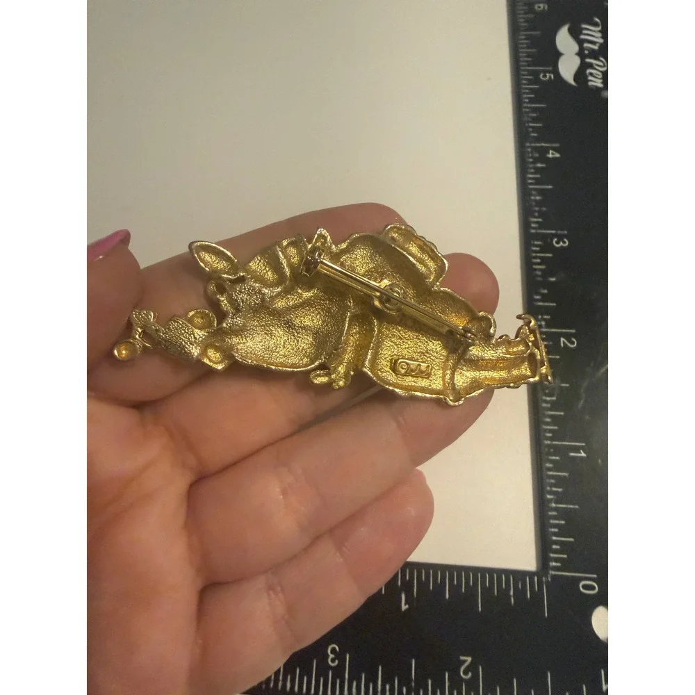 JJ Jonette Jewelry Gold Tone Santa Claus Toy Sack Christmas Brooch Pin